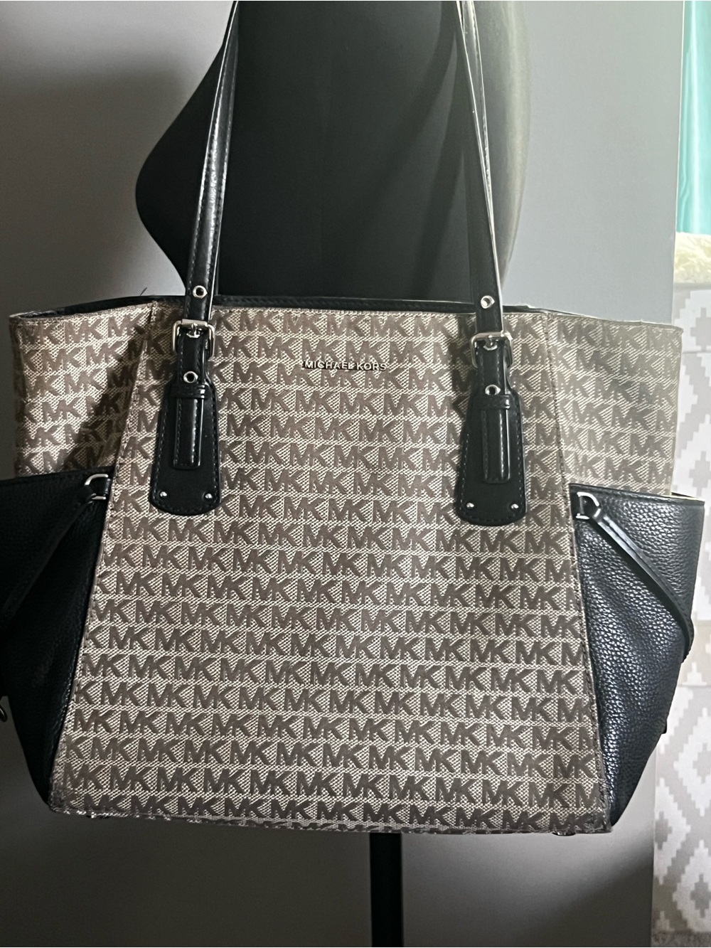 Michael Kors Voyager Color-Block Signature Logo Tote Bag